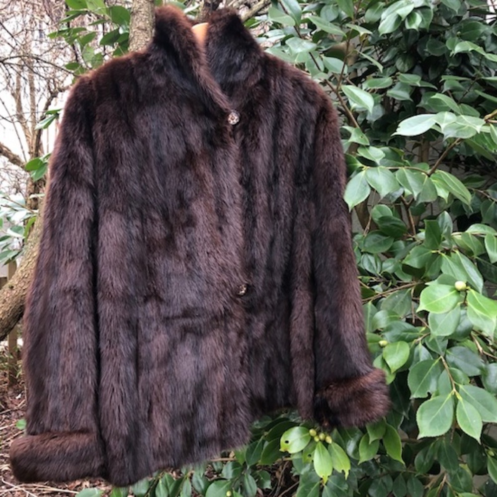 VINTAGE FUR Coat in Excellent Condition M/L